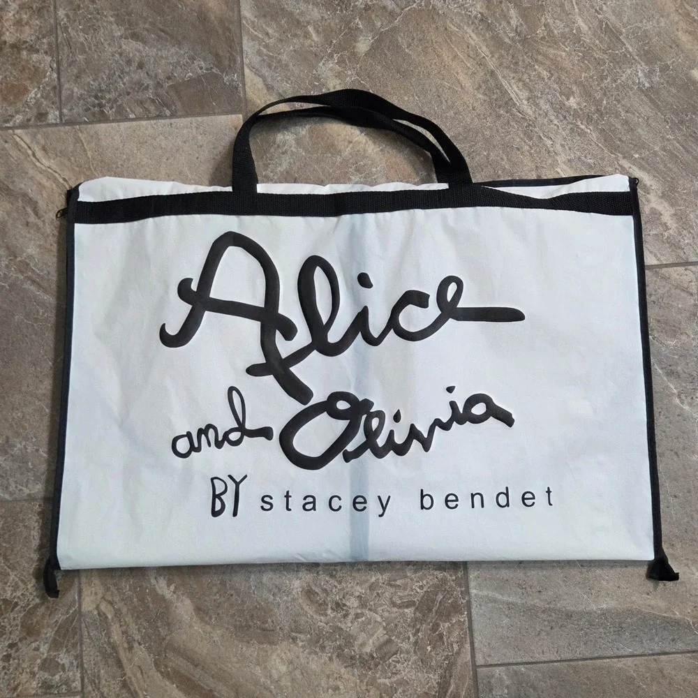 Alice + Olivia Stacey‎ Bendet Garment Bag White Black Travel Suit Cover Foldable